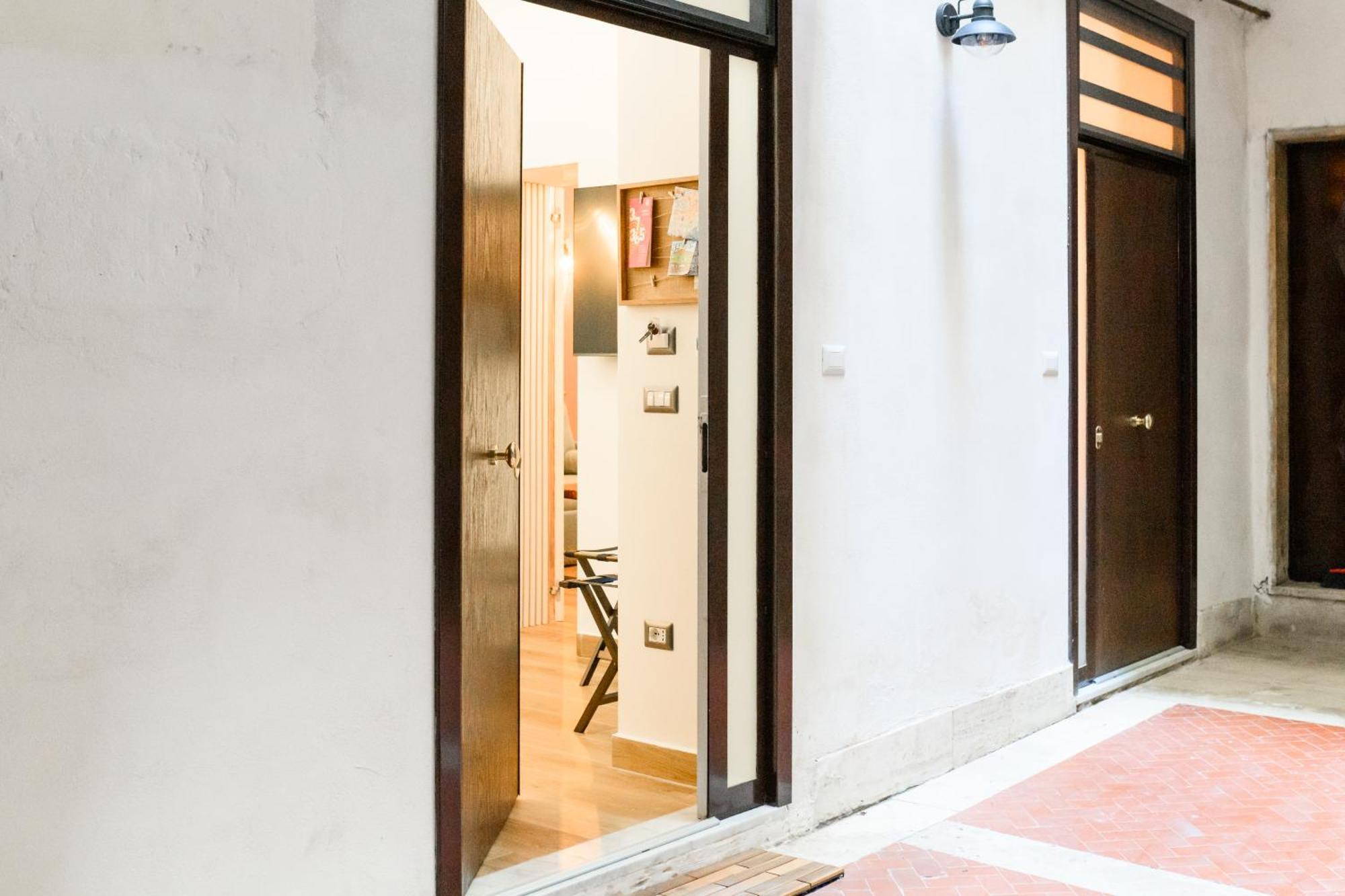 Nea Domus Santa Monica Naples